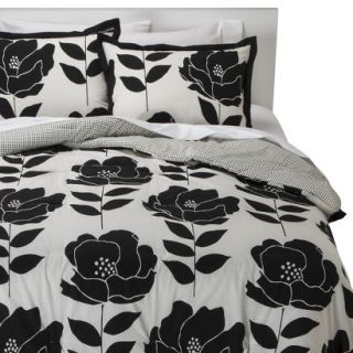 Room Essentials Poppy Reversible Comforter Set   Black/White (King)
