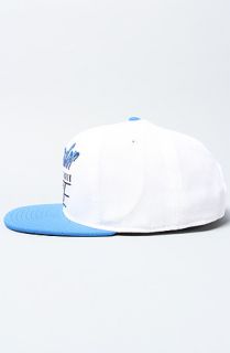Mitchell & Ness The Oklahoma City Thunder Court Series Snapback Cap in White Blue