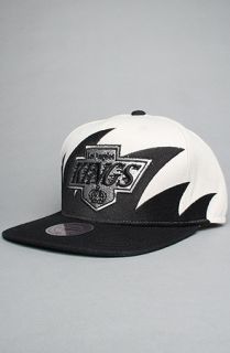 Mitchell & Ness The Los Angeles Kings Sharktooth Snapback Hat in Black Gray