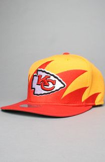 Mitchell & Ness The Kansas City Chiefs Sharktooth Snapback Hat in Red Yellow