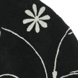 Handmade Leaf Scrolls Black New Zealand Wool Rug (6' Round) Safavieh Round/Oval/Square