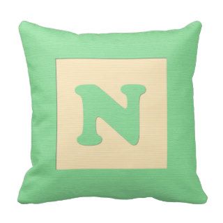 Baby building block throw pIllow letter N (green)