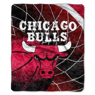 NBA Chicago Bulls Reflect Sherpa Throw Blanket, 50x60 Inch  Sports Fan Throw Blankets  Sports & Outdoors