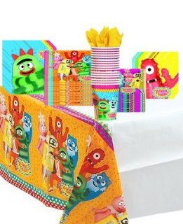 Yo Gabba Gabba Deluxe Party Supplies Pack Including Plates, Cups, Napkins and Tablecover   16 Guests Toys & Games