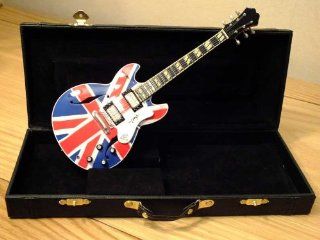 RGM720 Noel Gallagher OASIS Miniature Guitar in Leather Case Musical Instruments