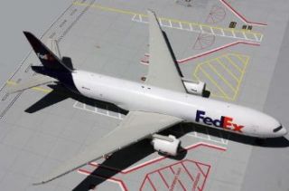 Gemini Jets FedEx 777 200LR Diecast Aircraft, 1200 Scale Toys & Games