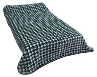 College Covers Houndstooth Print Throw Blanket / Bedspread   Decorative Throws