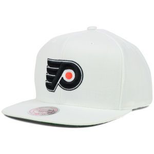 Philadelphia Flyers Mitchell and Ness NFL Wool Solid Snapback Cap
