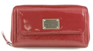 Kenneth Cole Reaction Women's Logo Shiny Patent Style 112518/878 (Red)