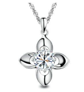 18k Gold Plated Sterling Silver Necklace Perfect Hearts and Arrows Cut Diamond "Lucky Clover" Pendant Arts, Crafts & Sewing