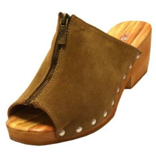 Luxury Divas Camel Beige Zipper Front Slip On Peep Toe Clog Sandals Size 6 Shoes