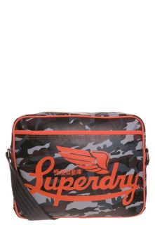 Superdry   WINTER ICARUS   Across body bag   oliv