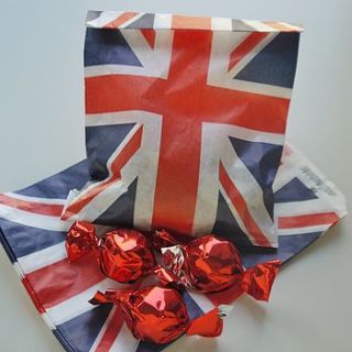 pack of 10 union jack party bags by daisyley