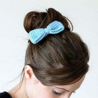 crochet bow hair clip by miss knit nat