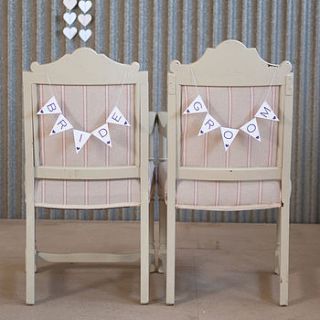 bride & groom signs by daisyley