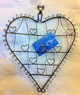 wire heart card/photo holder by mr mcgregors