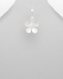 sterling silver daisy flower pendant necklace by lovethelinks