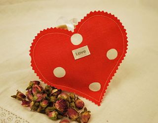 rose scented love heart by just original