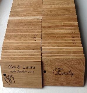 personalised oak tag name place setting by bespoak