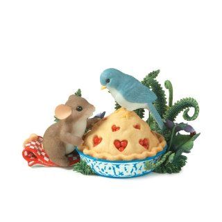 Charming Tales Mouse with Bluebird on pie Figurine 3.25"   Collectible Figurines