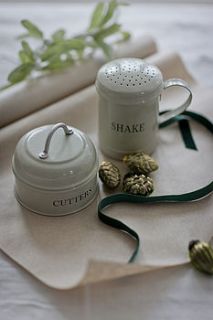kitchen cutters and flour shaker by garden trading