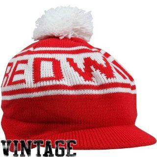 NHL Mitchell & Ness Detroit Red Wings NHL Vintage Winter Caddy Hat   Red  Baseball Caps  Sports & Outdoors