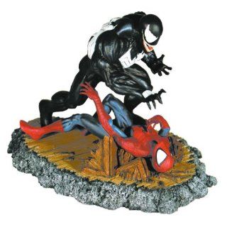 Spider man Venom Diorama Statue McFarlane Toys & Games