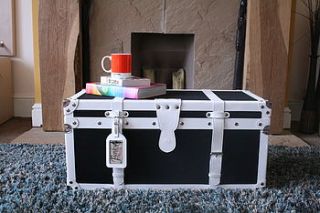 vintage style storage trunk black/white by ceiling candy