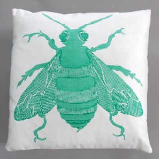 Dermond Peterson Bee Pillow BEETQ35000 Color Turquoise / White