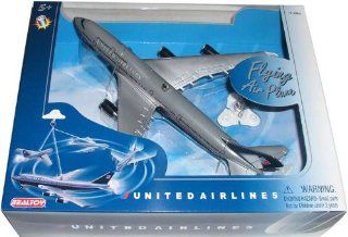 United Airlines B747 Flying Toy   Toy Vehicles