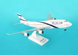 Skymarks El Al 747 400 1/200 W/GEAR Toys & Games