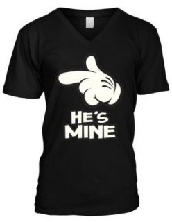 Cartoon Hand, He's Mine Men's V neck T shirt, Funny New Mickey Hand Pointing I'm His Design Men's V Neck Tee Clothing