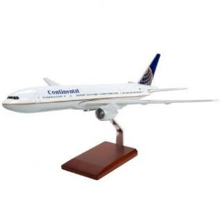 B777 200 Continental Toys & Games