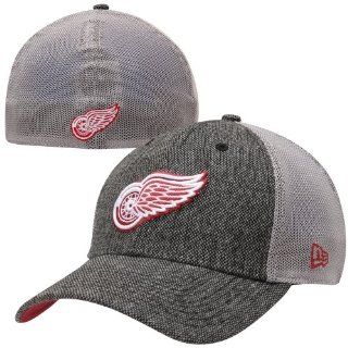 Red Wings hats  New Era Detroit Red Wings Scholar 39THIRTY Mesh Flex Hat   Charcoal  Sports Fan Baseball Caps  Sports & Outdoors