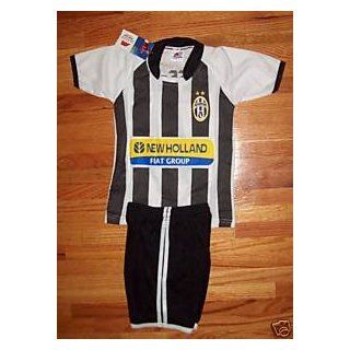 JUVENTUS NEW HOLLAND KIDS SOCCER SETS  sizes 4 6 8 10 12 14 Sports & Outdoors