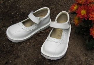 Coco Jumbo Girls Genuine Leather Mary Janes White Scalloped Edge/  (12 Little Kid) Shoes