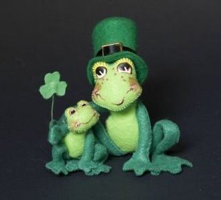 Annalee Mobilitee Doll Irish St Patricks Day Proud To Be Green Frog 3"  Collectible Figurines  