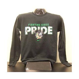 University of North Dakota Fighting Sioux Long Sleeve T Shirt (Black / M)  Sports Related Merchandise  Sports & Outdoors