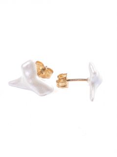 Shark tooth pearlescent coated silver earrings  Nektar De Sta
