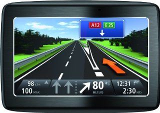 TomTom Via 120 Europe Traffic Navigationssystem (11 cm (4,3 Zoll) Touchscreen, TMC, Bluetooth, Sprachsteuerung, Parkassistent, IQ Routes, Europa 45) Navigation & Car HiFi