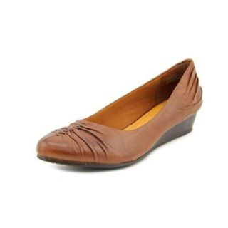 Baretraps Landy Women US 8.5 Brown Wedge Heel