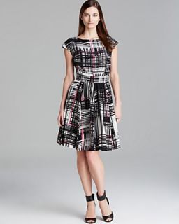 VINCE CAMUTO Cap Sleeve Graphic Grid Dress